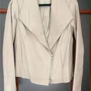 Vince Women's Light Beige Leather Jacket Never Worn!
